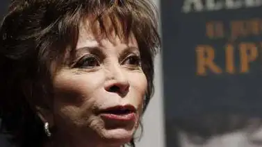 Isabel Allende trabaja en un nuevo libro tras la muerte de su hijastro Isabel Allende trabaja en un nuevo libro tras la muerte de su hijastro