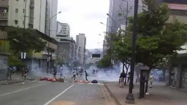 Se reportan enfrentamientos entre la PNB y manifestantes en Chacao Se reportan enfrentamientos entre la PNB y manifestantes en Chacao