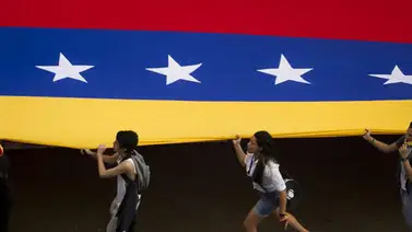 Estudiantes rechazan reunión entre Nicolás Maduro y la MUD Estudiantes rechazan reunión entre Nicolás Maduro y la MUD