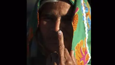 Imagen del dedo manchado de tinta protagoniza redes sociales en India Imagen del dedo manchado de tinta protagoniza redes sociales en India