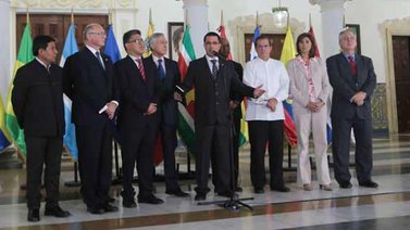 Vaticano y cancilleres de Unasur acompañarán diálogo de paz entre Ejecutivo y oposición