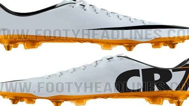 Realizan nuevas botas para Cristiano Ronaldo hechas de oro para la final de Copa del Rey
