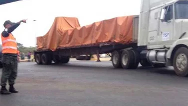Primer camión con papel periódico entra a territorio Venezolano