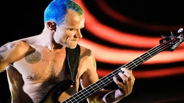"Flea" de los Red Hot Chili Peppers escribe sus memorias