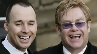 Elton John se casará en mayo con su pareja David Furnish Elton John se casará en mayo con su pareja David Furnish