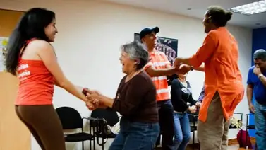 Venezuela Riendo formará líderes en Yoga de la Risa para aumentar el bienestar social Venezuela Riendo formará líderes en Yoga de la Risa para aumentar el bienestar social