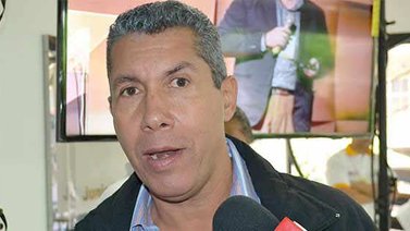 Falcón: "Yo creo que llegó la hora de aislar a los violentos y bajar el tono del discurso"