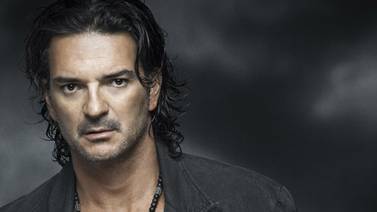Ricardo Arjona: "Que las balas le reboten al iluso, que intenta así, detener una esperanza"