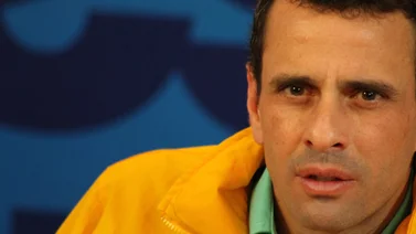 Capriles se reunirá con los estudiantes y asegura que no cree "en una salida violenta"