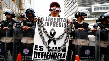 Hasta la sede del Cencoex marcharon los trabajadores de la prensa para exigir divisas para papel