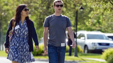 Creador de facebook y esposa los más generosos del 2013