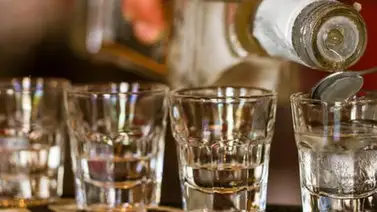 Vodka: "asesino" múltiple de hombres en Rusia Vodka: "asesino" múltiple de hombres en Rusia