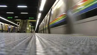 Condena de 9 años para hombre por robo de teléfono celular en vagón del Metro de Caracas Condena de 9 años para hombre por robo de teléfono celular en vagón del Metro de Caracas