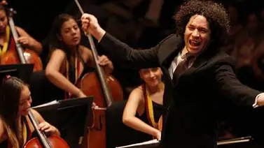 La Filarmónica de Berlín, en manos de Dudamel por pausa de Rattle La Filarmónica de Berlín, en manos de Dudamel por pausa de Rattle