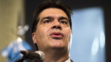 Gobierno argentino amenaza con multas y clausuras para frenar inflación