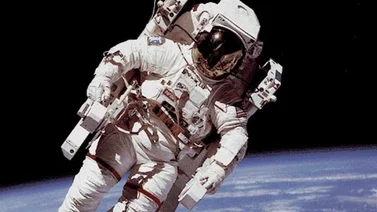 Cosmonautas rusos concluyen caminata espacial con todas las tareas cumplidas