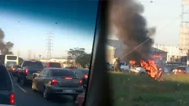 La ARC congestionada por carro incendiado sentido Guacara – Valencia La ARC congestionada por carro incendiado sentido Guacara – Valencia