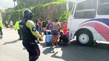 Una mujer fue arrollada por una camionetica en Petare este #20Ago