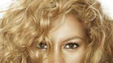 El romance entre Paulina Rubio y Gerardo Bazúa podría ser simplemente de fachada.