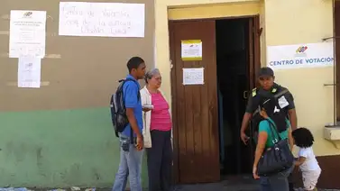 Denuncian ausencia de miembros de mesa en el municipio Sucre Denuncian ausencia de miembros de mesa en el municipio Sucre
