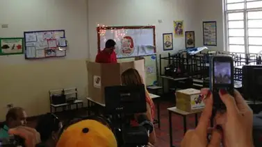 Dante Rivas asegura que el proceso para votar fue "sencillo" Dante Rivas asegura que el proceso para votar fue "sencillo"