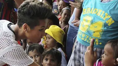 Alicia Keys visitó a los supervivientes del tifón en Filipinas Alicia Keys visitó a los supervivientes del tifón en Filipinas