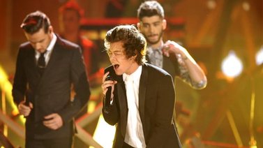One Direction lanza su tercer disco llamado "recuerdos de medianoche"