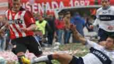 Narrador se vuelve loco e insulta en plena transmisión