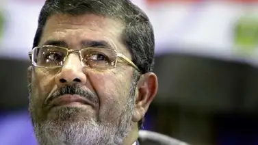 Mursi es trasladado a la cárcel y su juicio aplazado al próximo 8 de enero Mursi es trasladado a la cárcel y su juicio aplazado al próximo 8 de enero