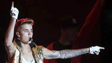 Justin Bieber se molestó y abandonó palco en Sao Paulo porque le lanzaron un objeto Justin Bieber se molestó y abandonó palco en Sao Paulo porque le lanzaron un objeto