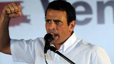 Capriles: "No se justifica que la gente tenga que hacer cola para comprar comida"