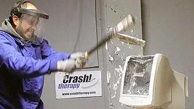 El club donde puede destrozar cosas a su antojo El club donde puede destrozar cosas a su antojo