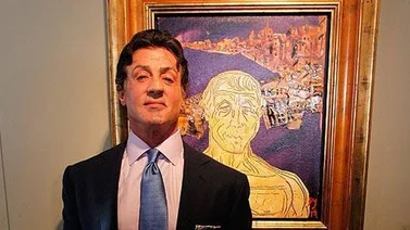 Stallone presenta exposición de pintura en San Petersburgo