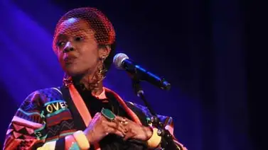 Ex cantante de Fugees Lauryn Hill sale antes de prisión Ex cantante de Fugees Lauryn Hill sale antes de prisión