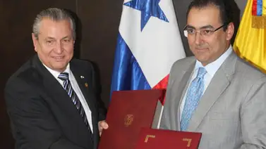 Panamá y Colombia firman un "histórico" tratado de libre comercio Panamá y Colombia firman un "histórico" tratado de libre comercio