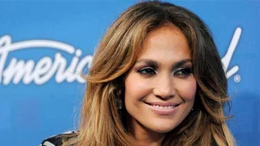 Jennifer Lopez gana 17.5 millones de dólares por firmar con American Idol