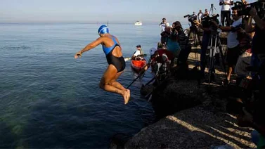 Nadadora se acerca a la Florida desde Cuba