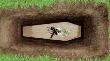 Mujer aparece viva después de su funeral