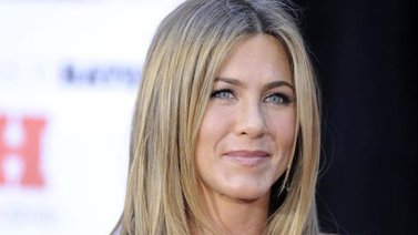 Jennifer Aniston desmiente rumores de embarazo y confiesa que aumentó de peso
