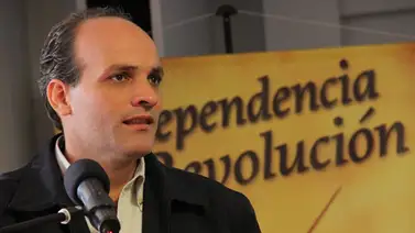 Ministro Menéndez anuncia la nacionalización de dos empresas Ministro Menéndez anuncia la nacionalización de dos empresas