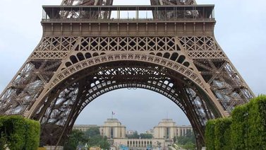 Evacuaron la Torre Eiffel por alerta de bomba