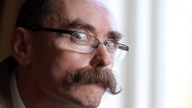 Clínicas estéticas turcas "se hacen de oro" con operaciones de implante de bigotes