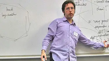 Matemático peruano resuelve problema de más de 270 años Matemático peruano resuelve problema de más de 270 años