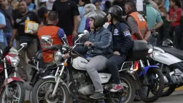 Motorizados van a clase para recibir cursos de ética Motorizados van a clase para recibir cursos de ética