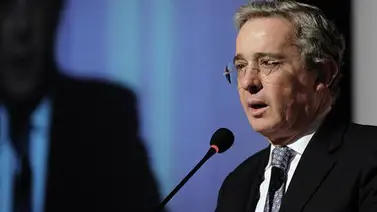 Uribe pide que Maduro sea investigado por calumnias Uribe pide que Maduro sea investigado por calumnias