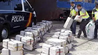 Policía española se incautó en alta mar de 500 kilos de cocaína de Colombia Policía española se incautó en alta mar de 500 kilos de cocaína de Colombia