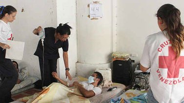 Cruz Roja Venezolana realizó chequeo a estudiantes en huelga de hambre en la CEV