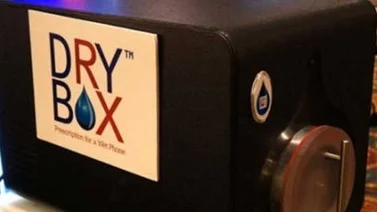 DryBox, un dispositivo que permite "revivir" móviles mojados
