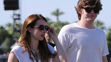 Emma Roberts fue arrestada por golpear a su novio