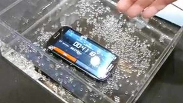 Samsung presentó el Galaxy S4 Active: "resistente al agua y al polvo"